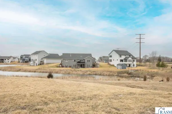 22 Sunset Court, North Mankato, MN 56003