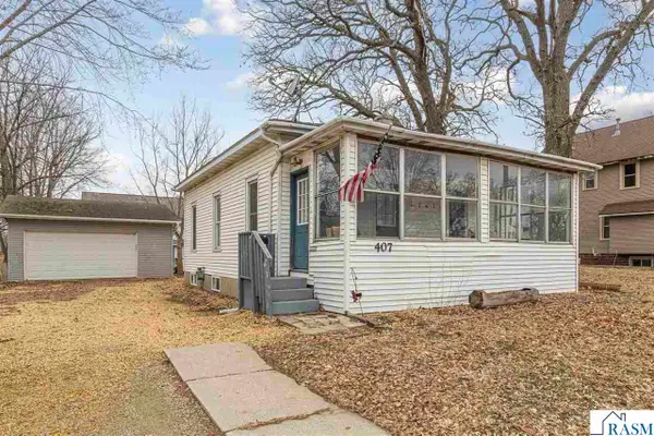407 NE 3rd Street, Waseca, MN 56093