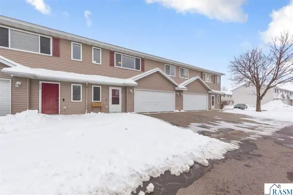 329 Tanager Path, Mankato, MN 56001