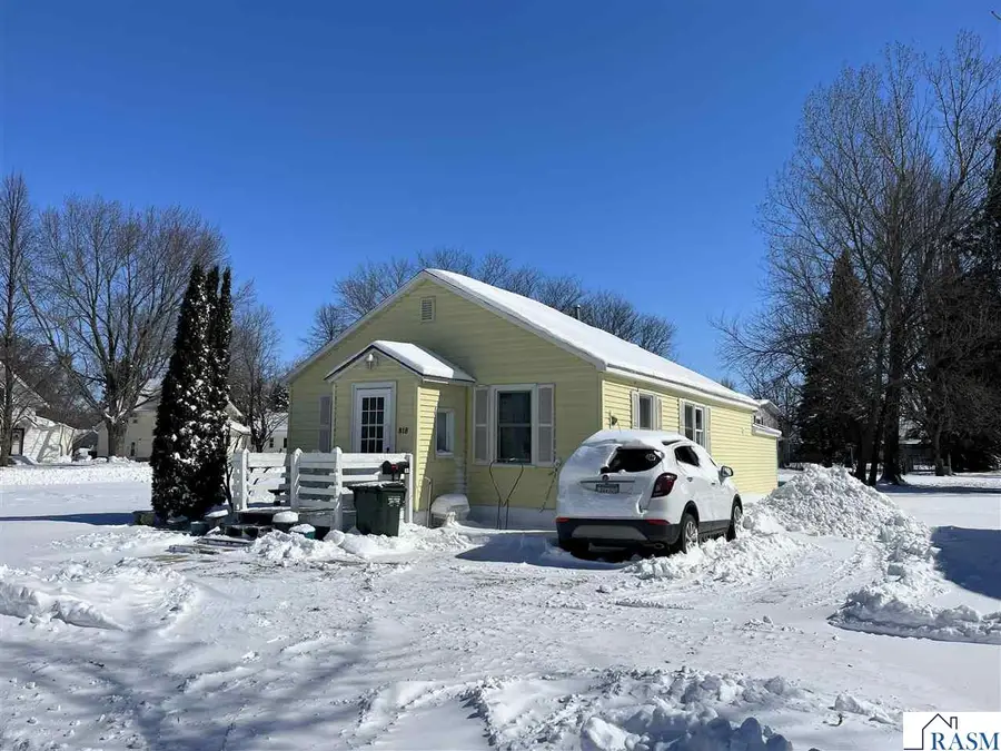 818 Park Avenue North, Saint James, MN 56081 - #2