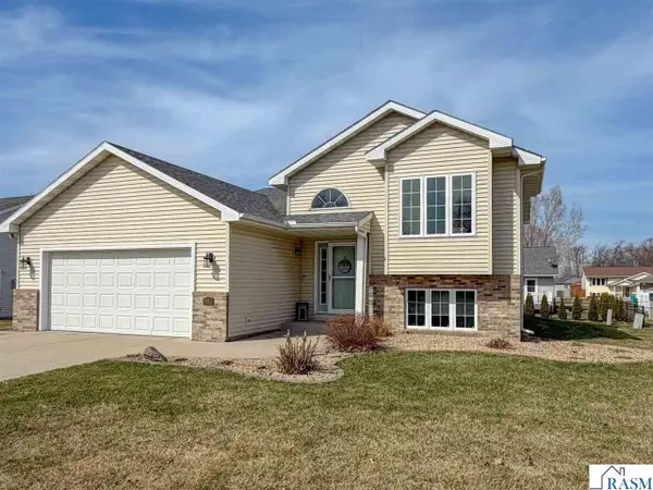 880 Myers Dr. NE, Owatonna, MN 55060