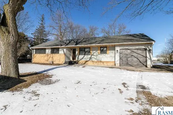 1458 Lookout Drive, North Mankato, MN 56003