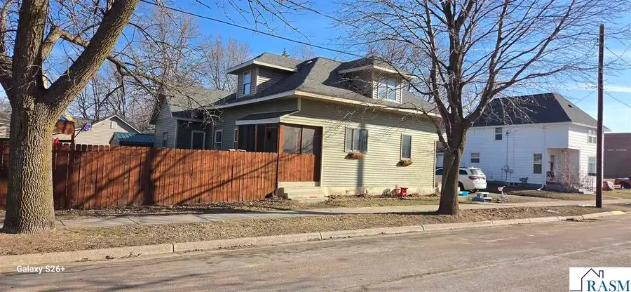 405 Hoosac St E, Waterville, MN 56096 - #3