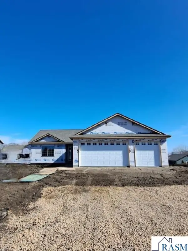 805 SE 11th Street, Waseca, MN 56093