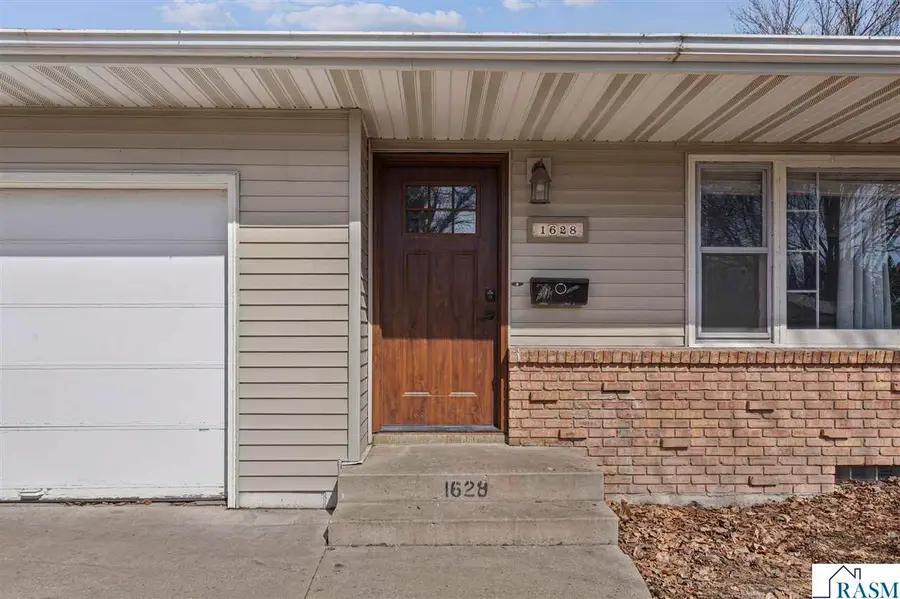 1628 Fair Street, Mankato, MN 56001 - #3