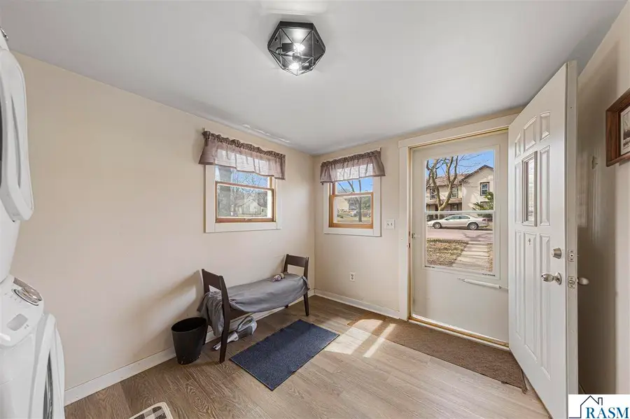 326 W Jefferson Avenue, Saint Peter, MN 56082 - #3