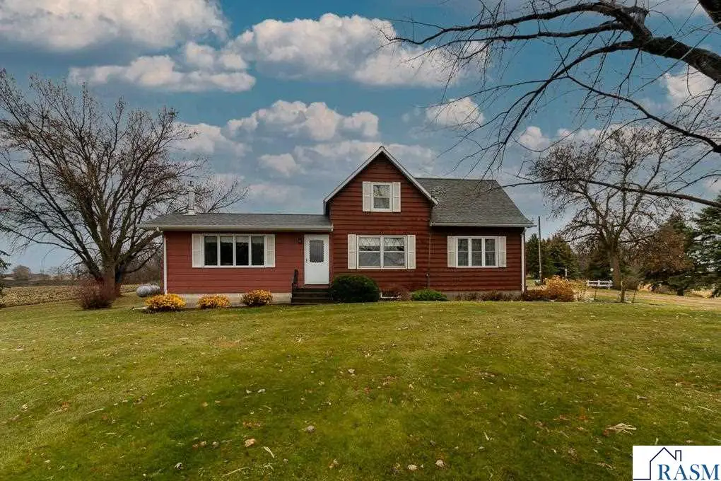 84777 State Highway 60, Madelia, MN 56062 - #1