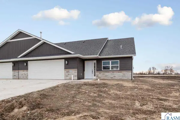 202 E Connie Lane, Eagle Lake, MN 56024