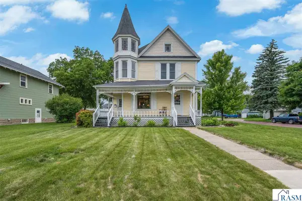 821 N Armstrong Boulevard, St. James, MN 56081