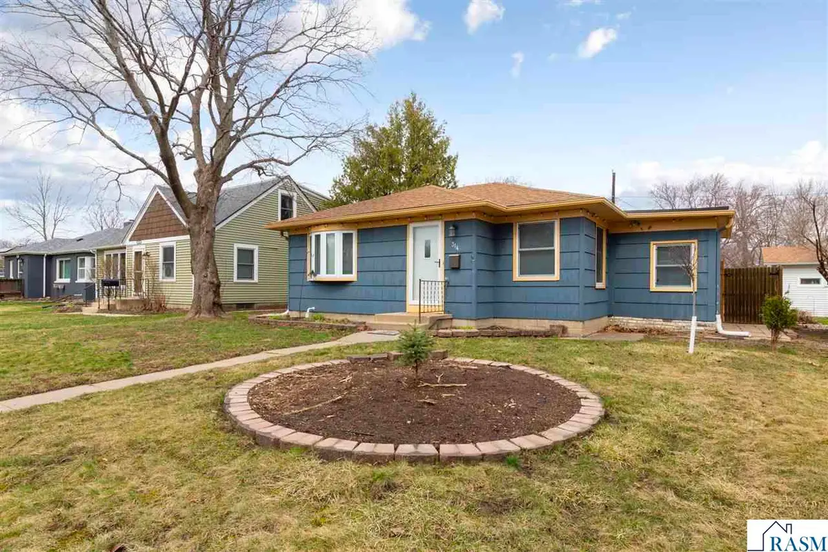 314 W 10th Street, Mankato, MN 56001 - #1