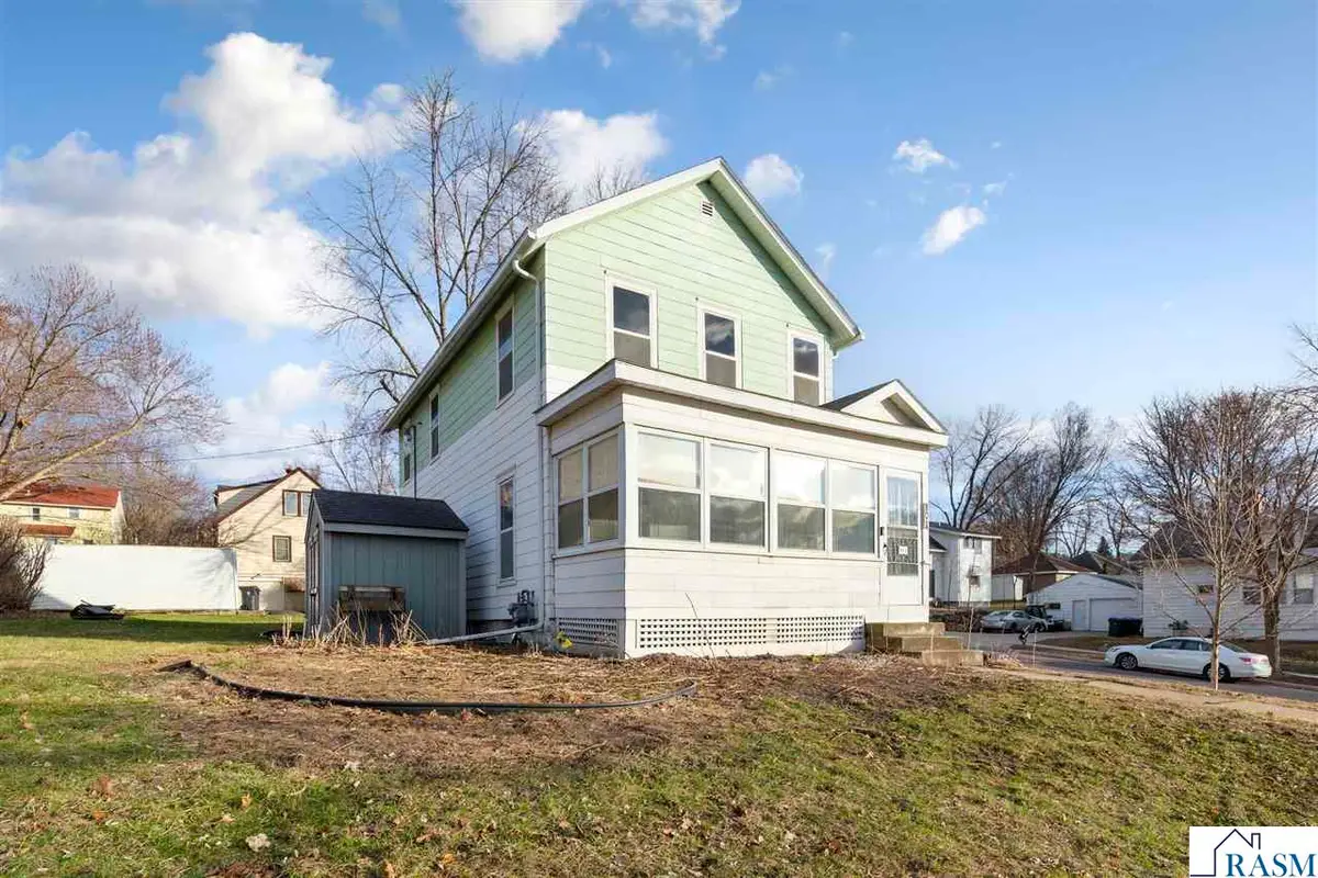 801 N 4th Street, Mankato, MN 56001 - #1