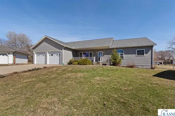 1010 N 5th Street, St. James, MN 56081