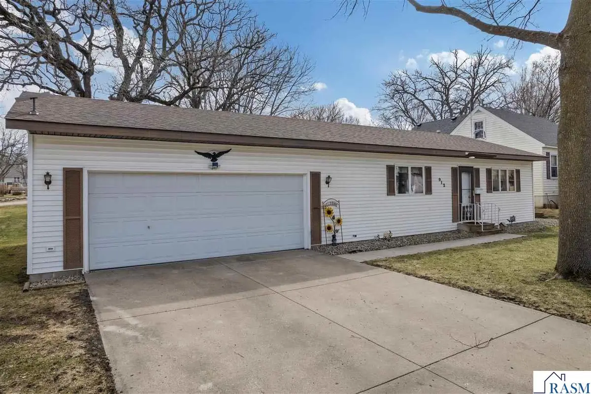 912 NW 2nd Street, Waseca, MN 56093 - #1