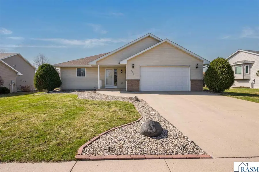 2209 Aspen Lane, North Mankato, MN 56003 - #2