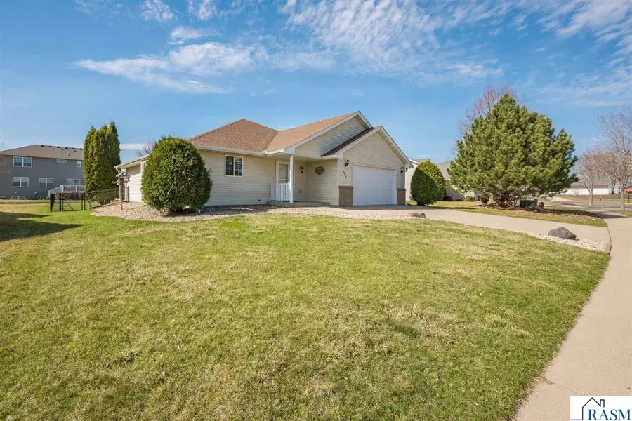 2209 Aspen Lane, North Mankato, MN 56003 - #3