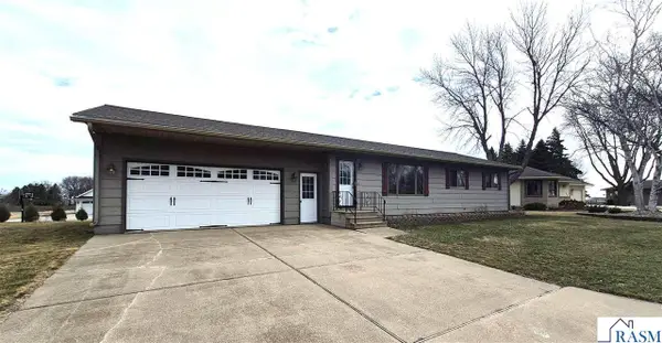833 NE 6th Avenue, Sleepy Eye, MN 56085