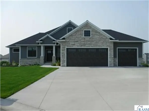 38 Prairie Court, North Mankato, MN 56003