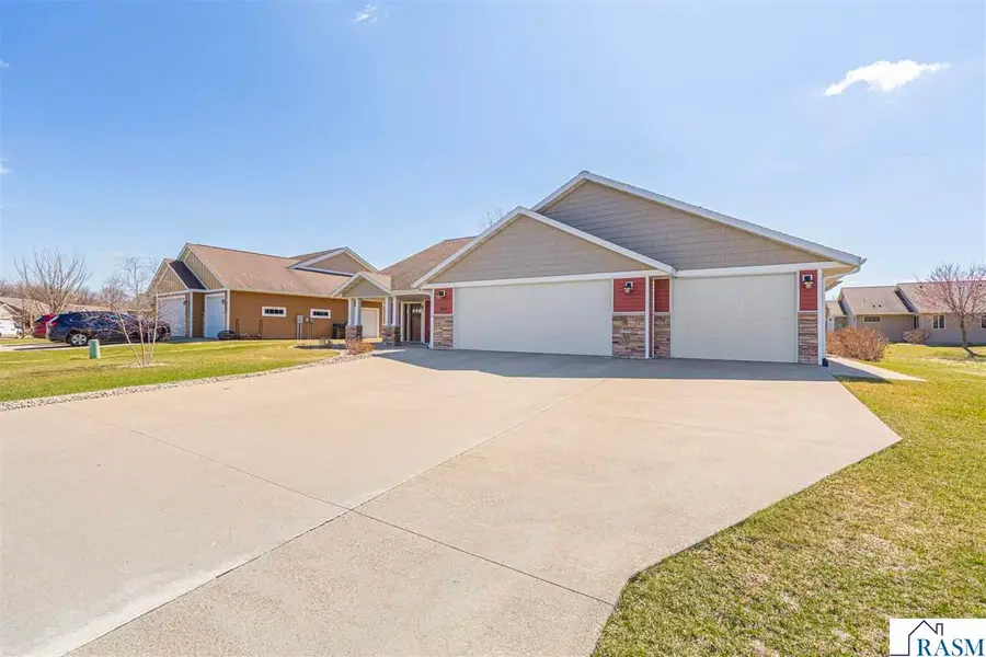 216 Pinehurst Drive, Mankato, MN 56001 - #3