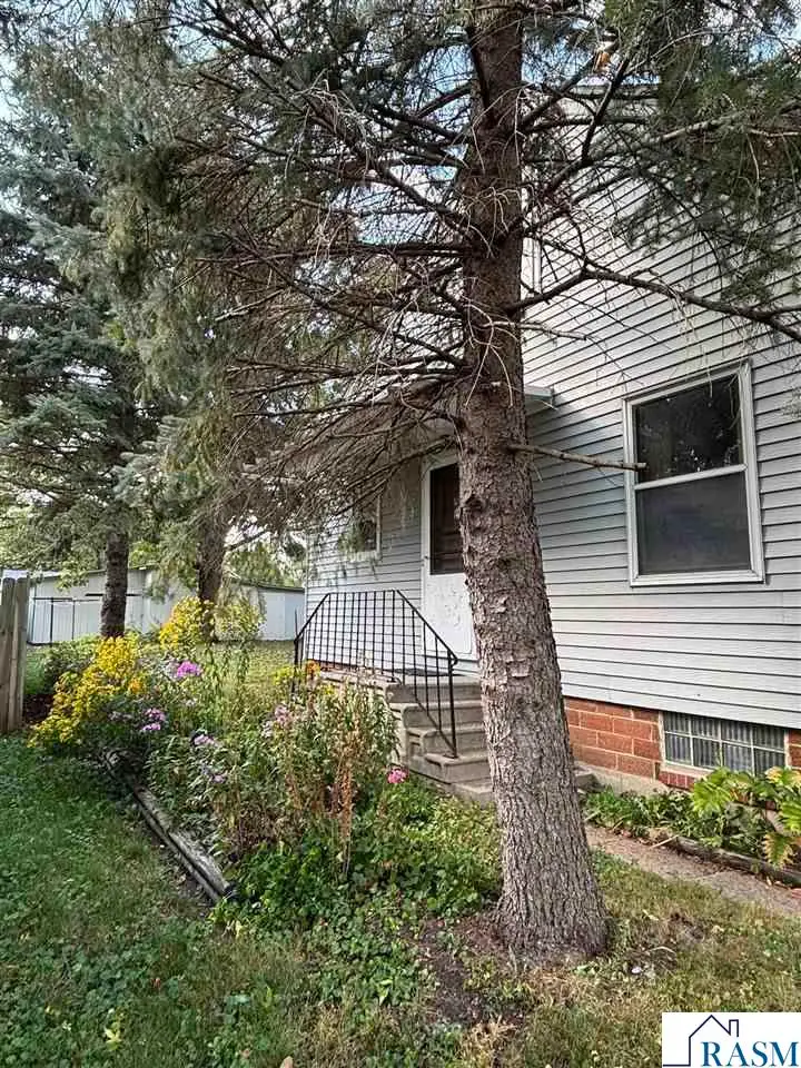 608 8th St. SE, Waseca, MN 56093 - #3