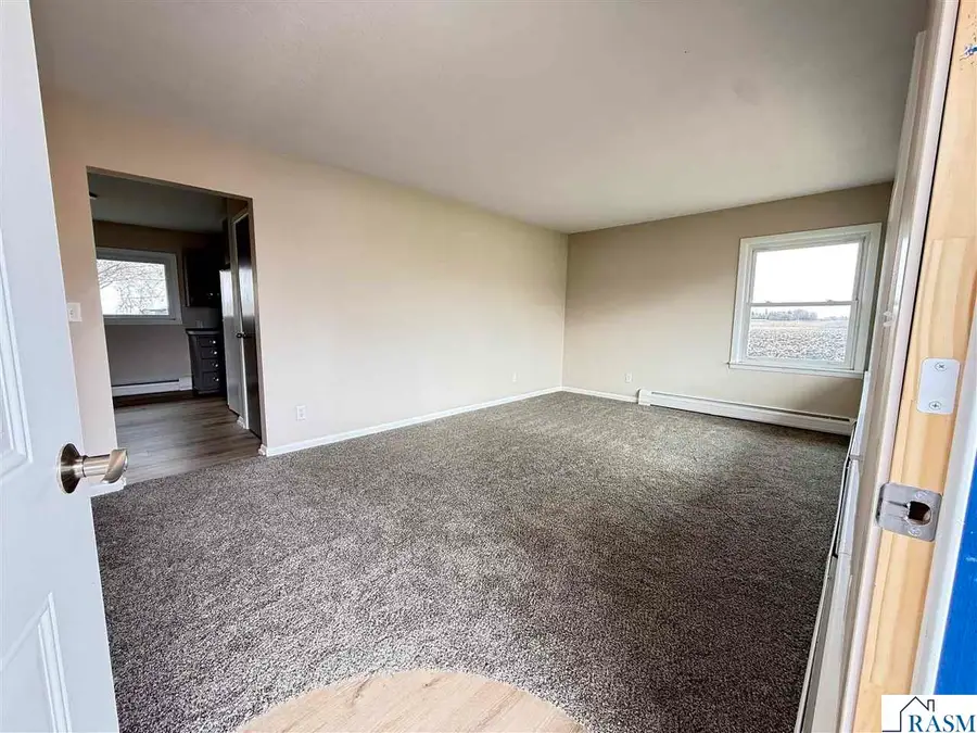 402 E North Street, Waldorf, MN 56091 - #2