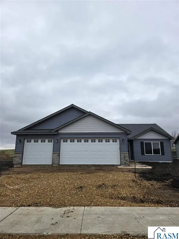 317 Falcon Run, Eagle Lake, MN 56024-1229