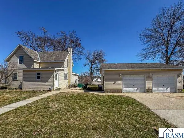 672 S Anna Avenue, Lake Crystal, MN 56055