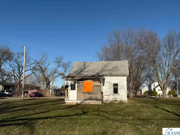 125 N 2nd Street, Eagle Lake, MN 56024