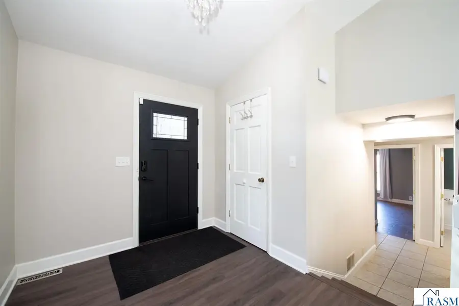 1037 Oak Terrace Drive, North Mankato, MN 56003 - #2