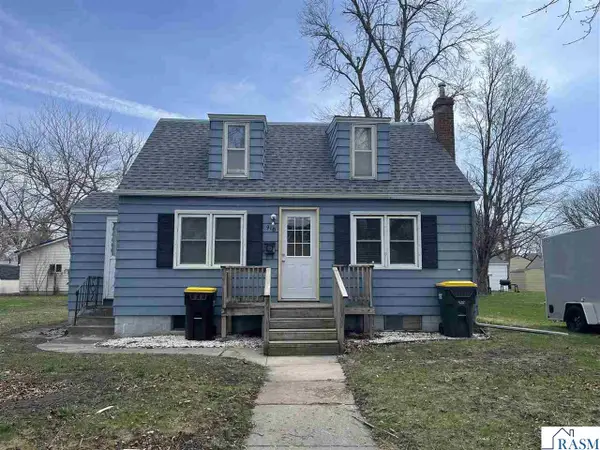 910 N 5th Street, St. James, MN 56081