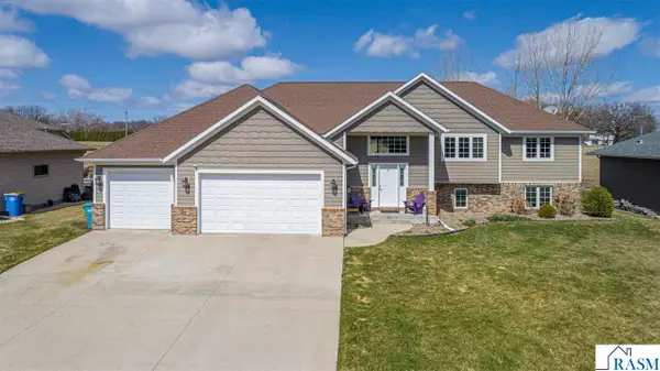 1680 NE Wood Duck Lane, Owatonna, MN 55060