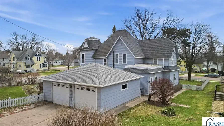 125 E 2nd Street, Blue Earth, MN 56013 - #2