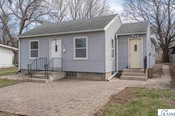 1513 5th Avenue, Mankato, MN 56001