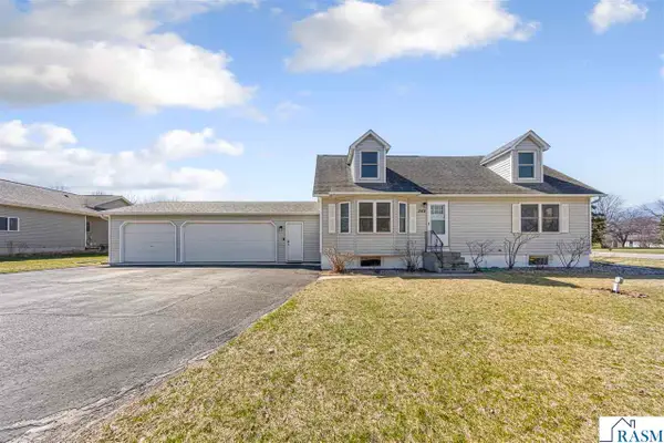 549 Marie Lane, North Mankato, MN 56003