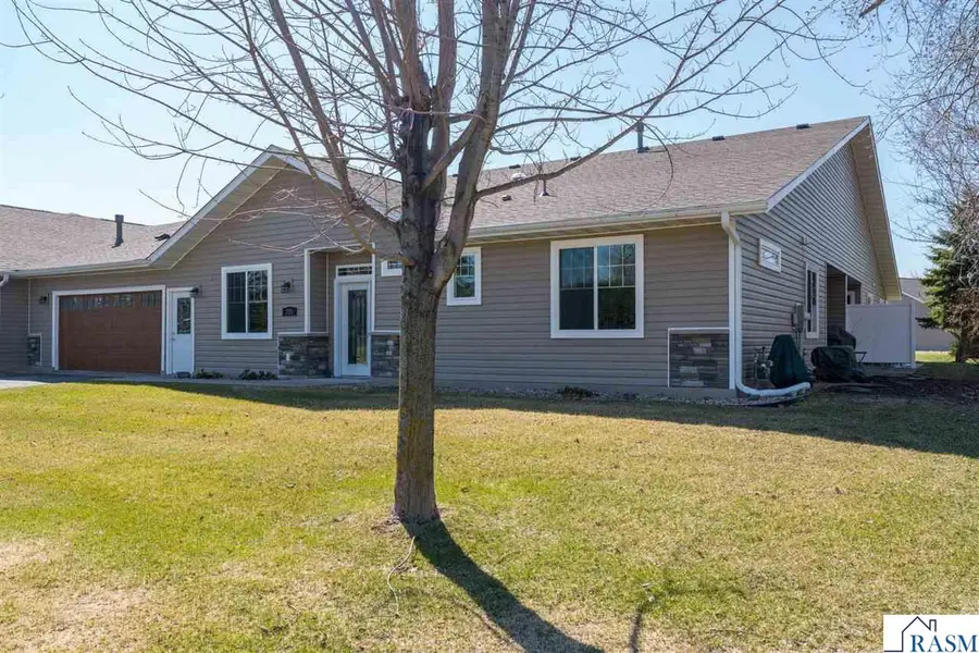 725 Augusta Drive, Mankato, MN 56001 - #3