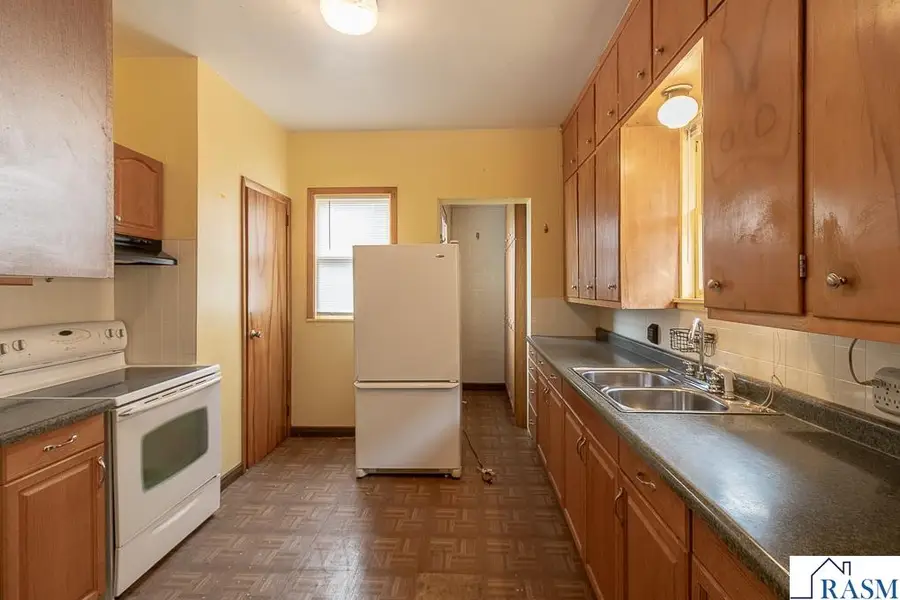 115 N Lexington Avenue, Le Center, MN 56057 - #3