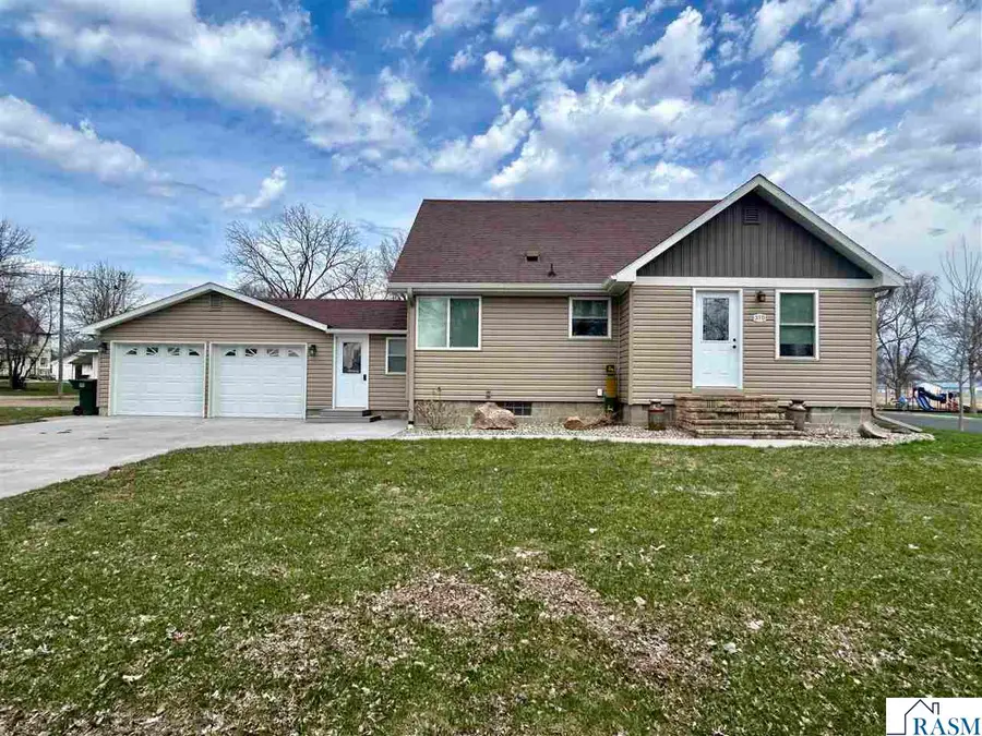 310 S Southview Avenue, Gaylord, MN 55334 - #3