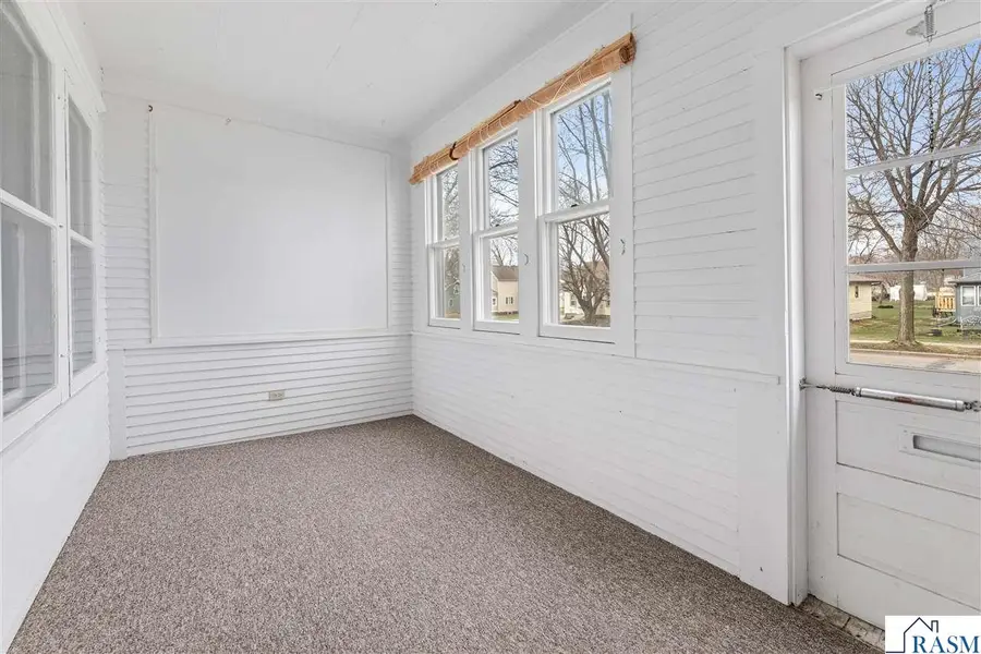 1628 Ford Ave N, Glencoe, MN 55336 - #3