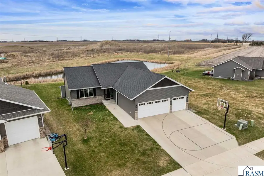 2217 Anchorage Drive, North Mankato, MN 56003 - #3