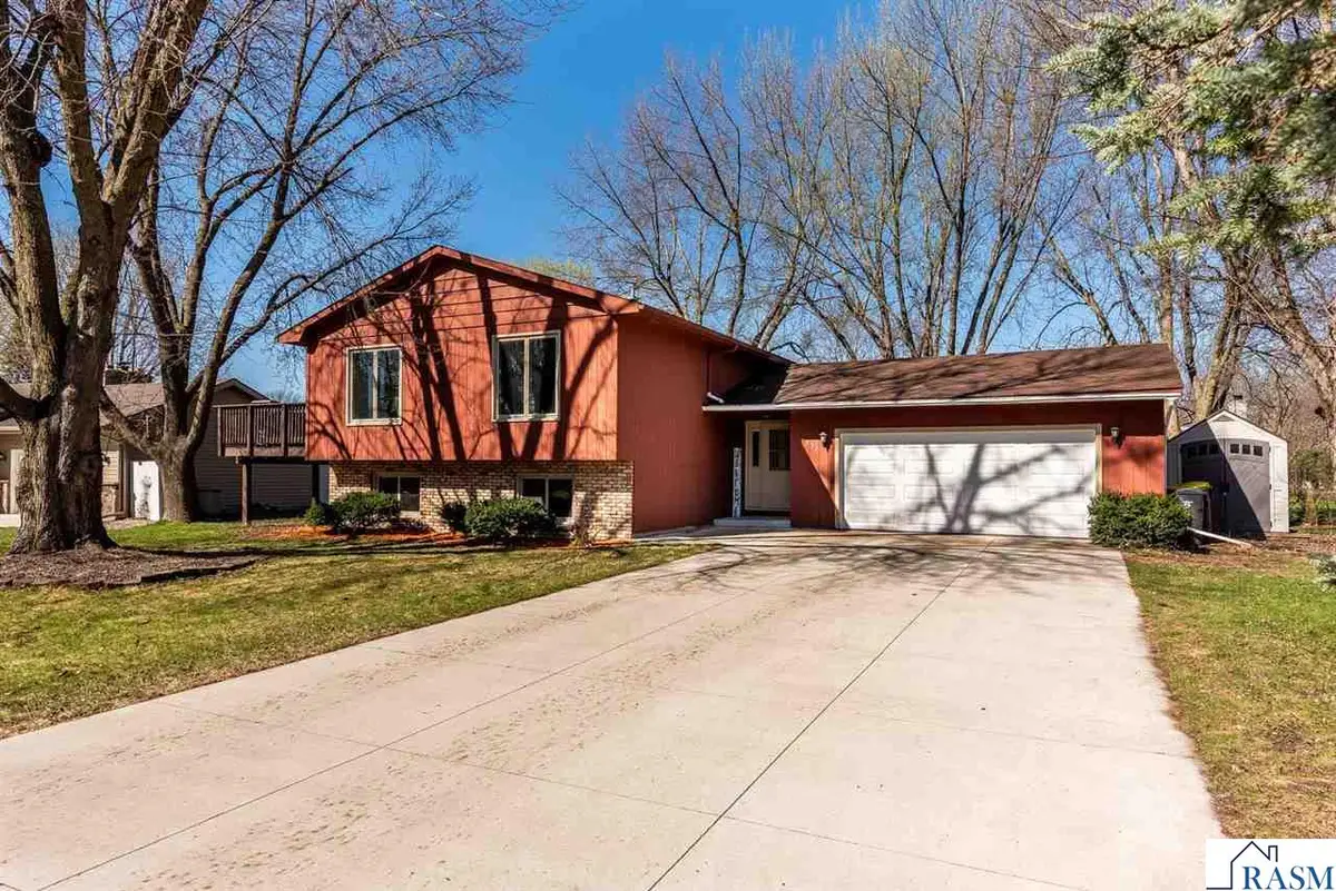 1032 Shady Oak Drive, North Mankato, MN 56003 - #1