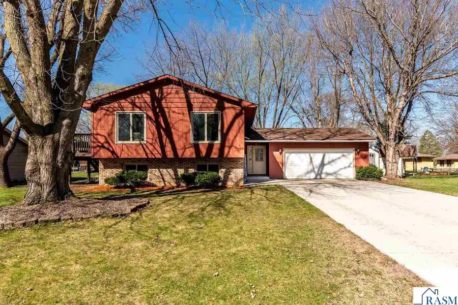 1032 Shady Oak Drive, North Mankato, MN 56003 - #2