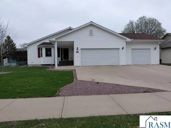 430 Forest Heights Drive, North Mankato, MN 56003