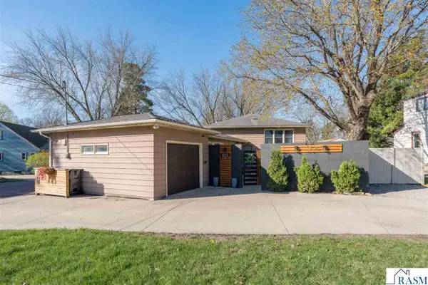 925 E Main Street, Mankato, MN 56001