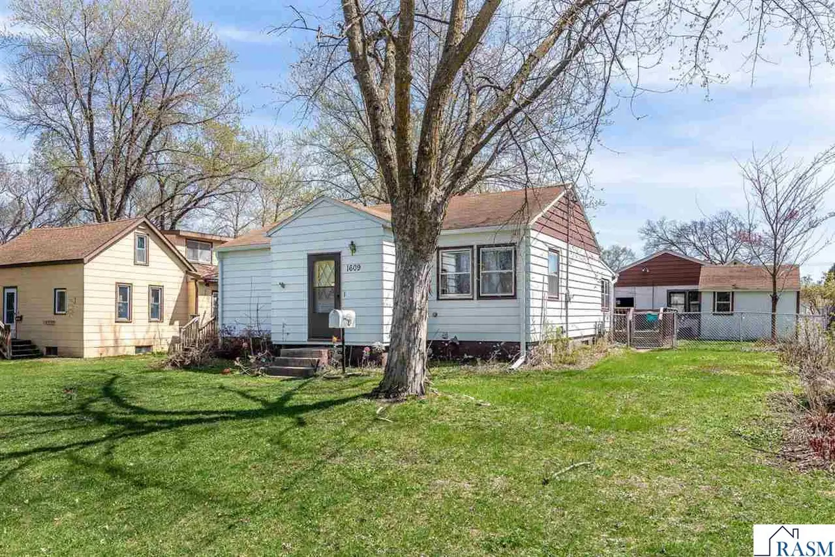1609 4th Avenue, Mankato, MN 56001 - #1