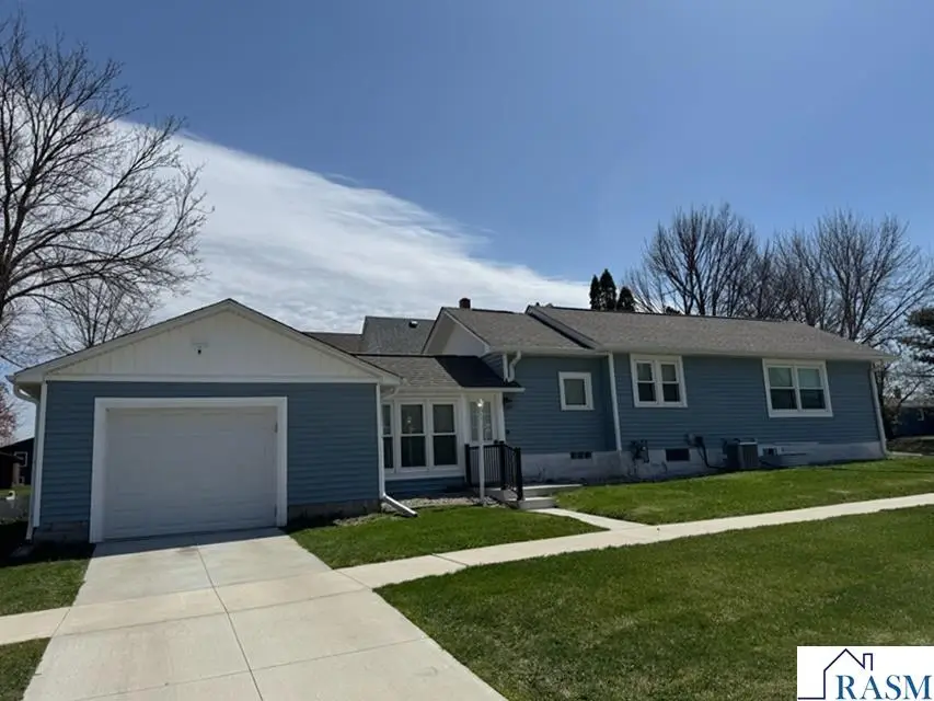 503 E 7th Street, Blue Earth, MN 56013 - #1