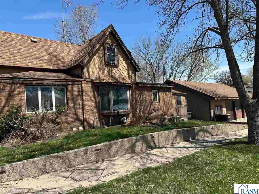 202 N Lincoln Street, Lake Crystal, MN 56055 - #2