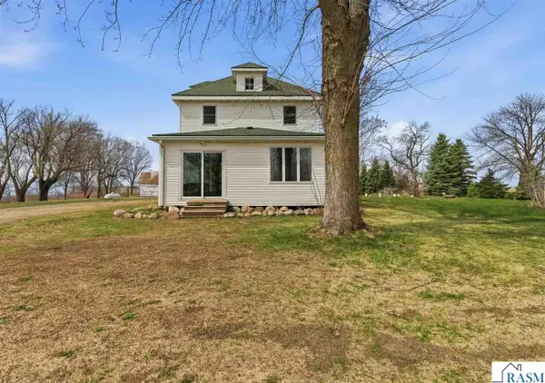 21598 478th Ave, Lake Crystal, MN 56055