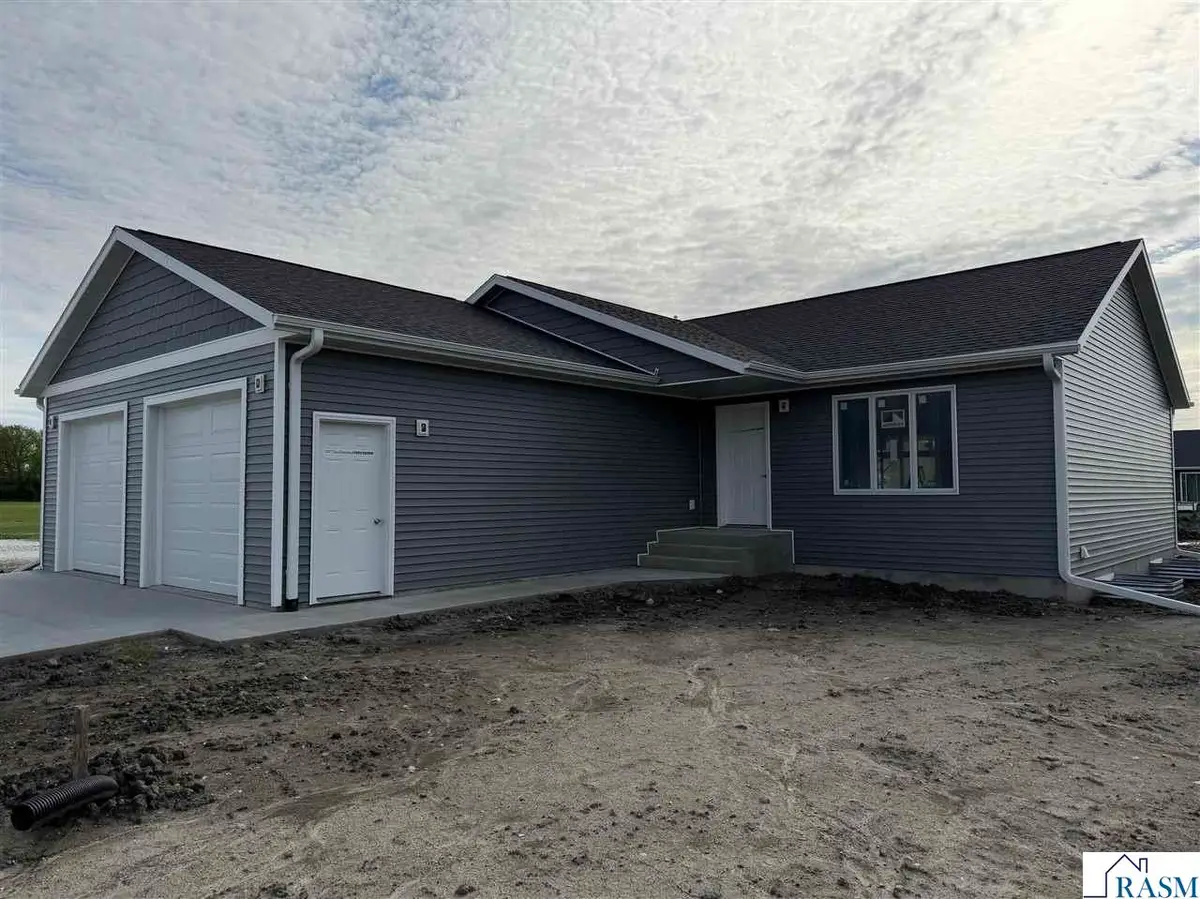 14 Village Lane, New Ulm, MN 56073 - #1
