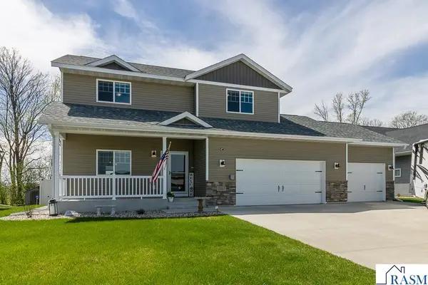 2021 Bluestem Drive, Mankato, MN 56001