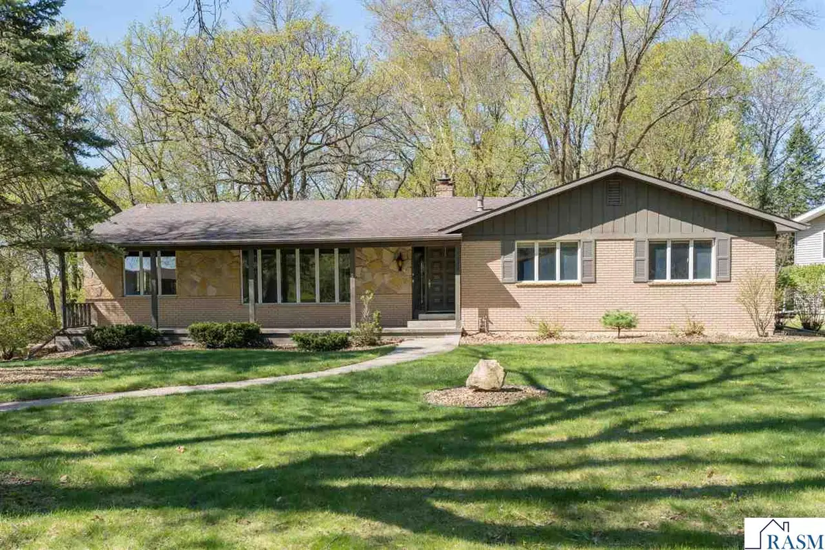 1605 Sherwood Drive, North Mankato, MN 56003 - #1