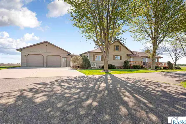 49263 461 Avenue, Nicollet, MN 56074
